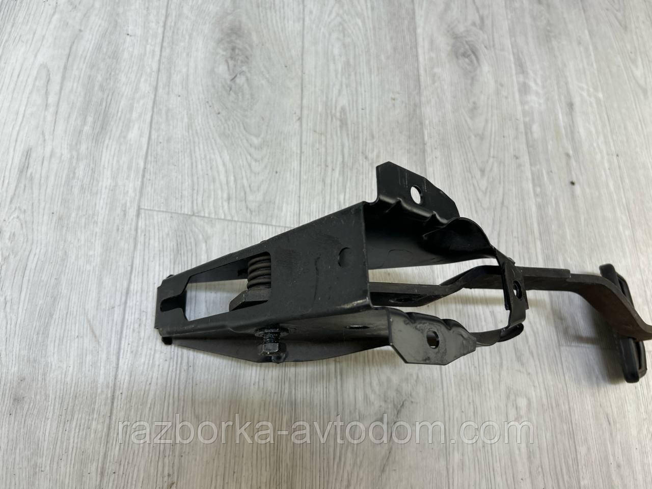 Педаль гальма під АКПП Opel Omega B (93-99) OE:90447483