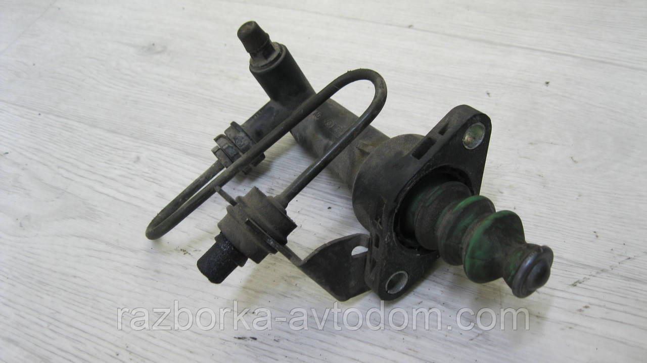 Циліндр зчеплення робочий VW Golf, Passat, Touran, Bora, Skoda Octavia, Fabia, Audi A3 та інші OE: 6Q0721261D