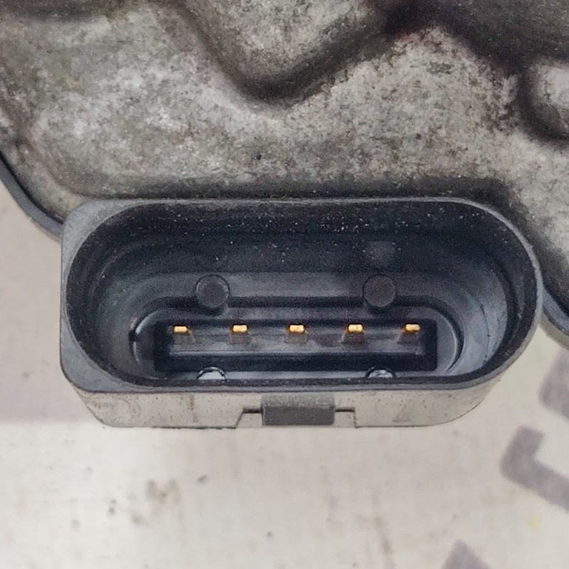 Дросельна заслонка Audi A4 B8 (07-15) 2.0D 03L128063E
