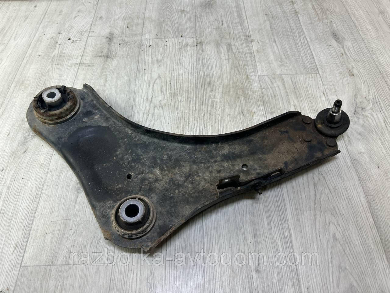 Важіль передній лівий Renault Scenic 3, Megane 3 (09-16) OE:545016101r Дефект
