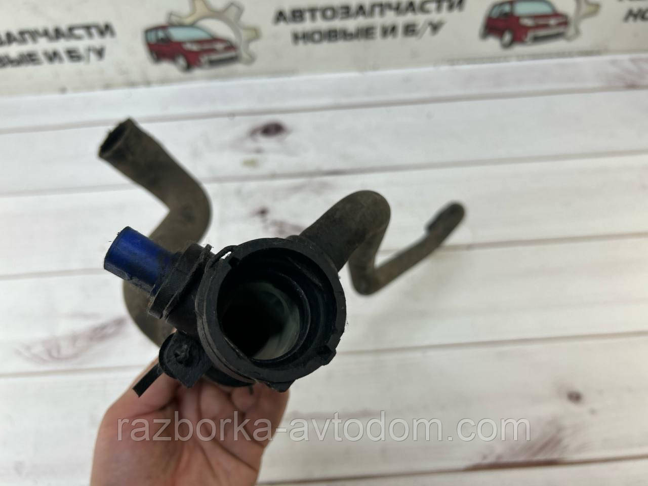 Патрубок системи охолодження з флянцем і датчиком 1,9TD VW Passat B5 (96-00) OE:8D0121055F фото 2