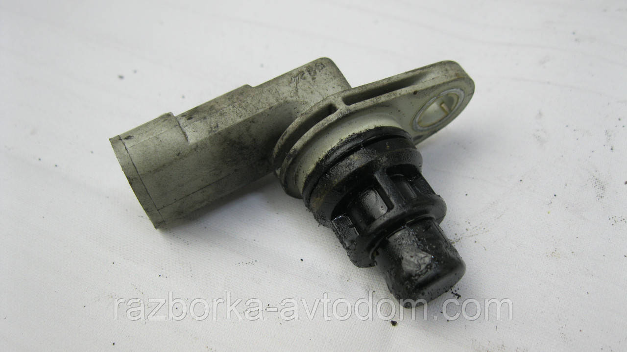 Датчик обертів розподілила Opel Corsa C (00-12), Combo C OE:93178046, 93190703