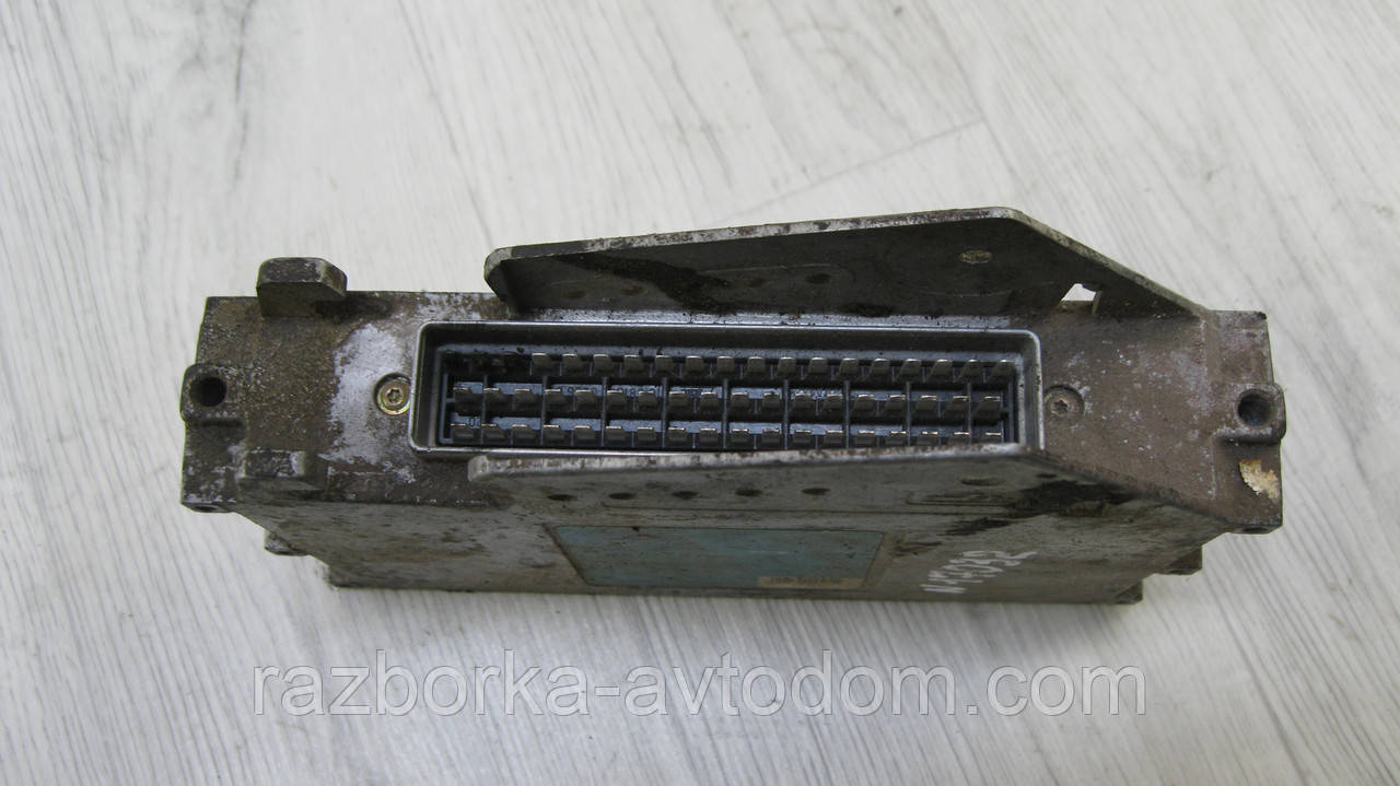 Електронний блок керування ABS VW Golf 3 (1991-1998), Passat B4 (1993-1997) OE: 1H0907379B