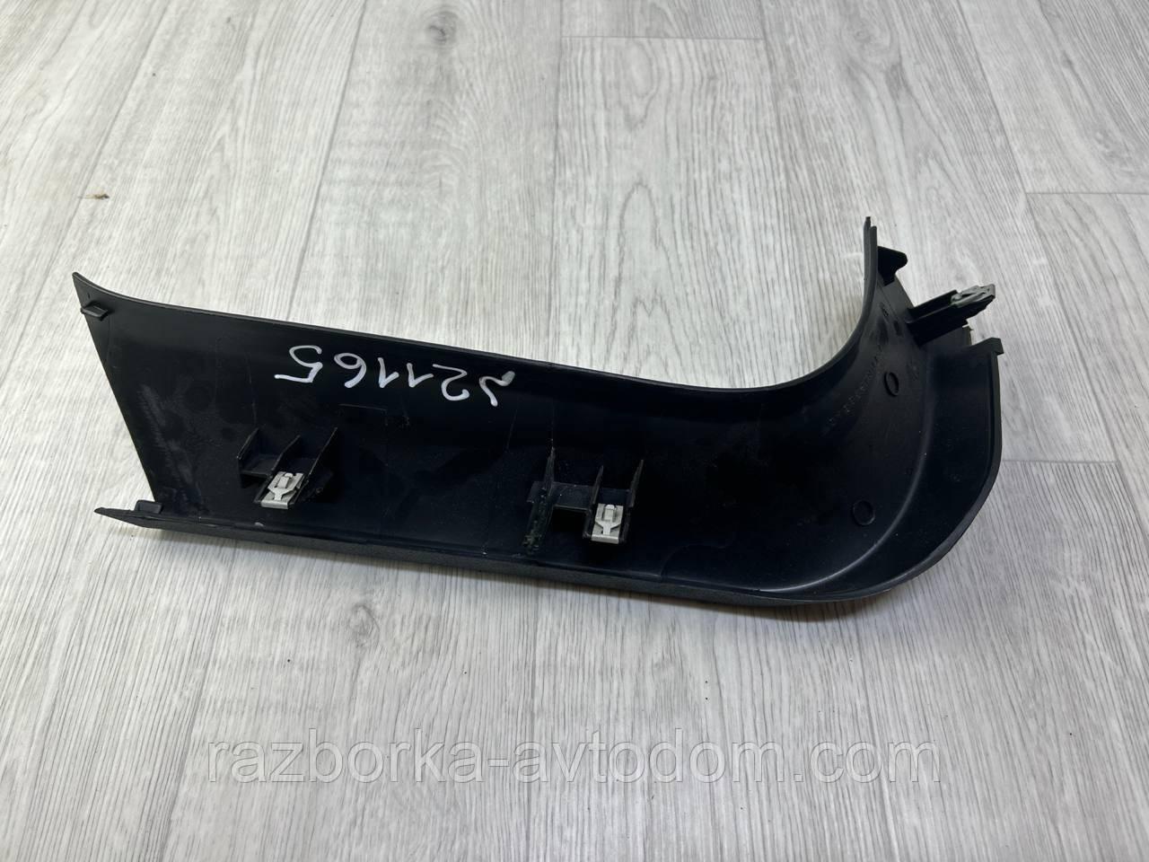 Накладка/пластик кришки багажника правий (універсал) Ford Mondeo (07-14) MK4 OE: 7s71n42906acw