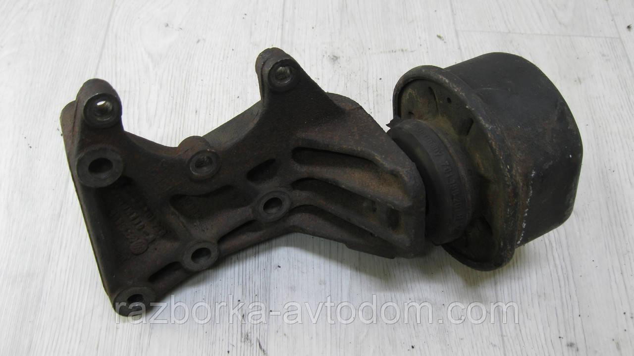 Подушка КПП VW T4 (1990-1996) OE: 074198207B