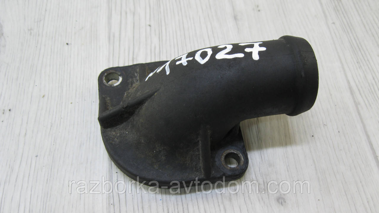 Фланець системи охолодження VW T4 (1990-2003), Golf 3 (1991-1998), Passat B3 (1988-1993) OE: 055121121F