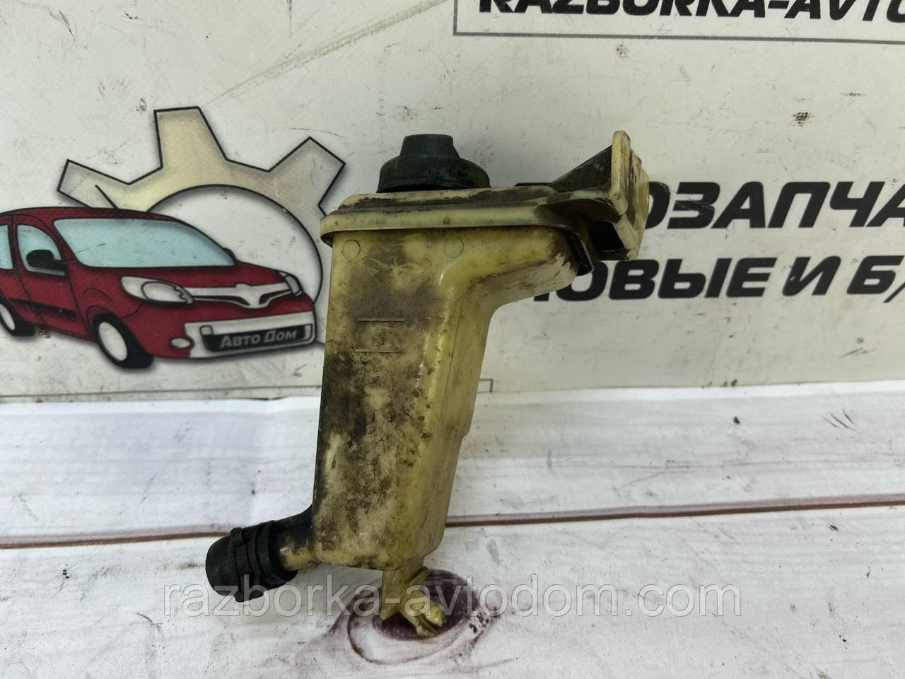 Бачок гідропідсилювача VW Passat B5 (96-05) Audi A4 B5, A6 C5 OE: 8d0422373c