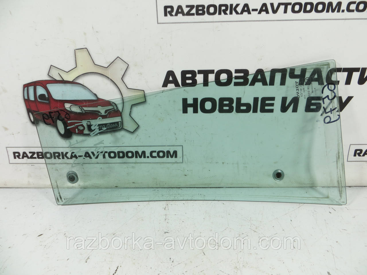 Скло заднього лівого дверцята (форточка) Volvo 740, 940, 960, 760 (1983-1992) ОЕ: 1268537