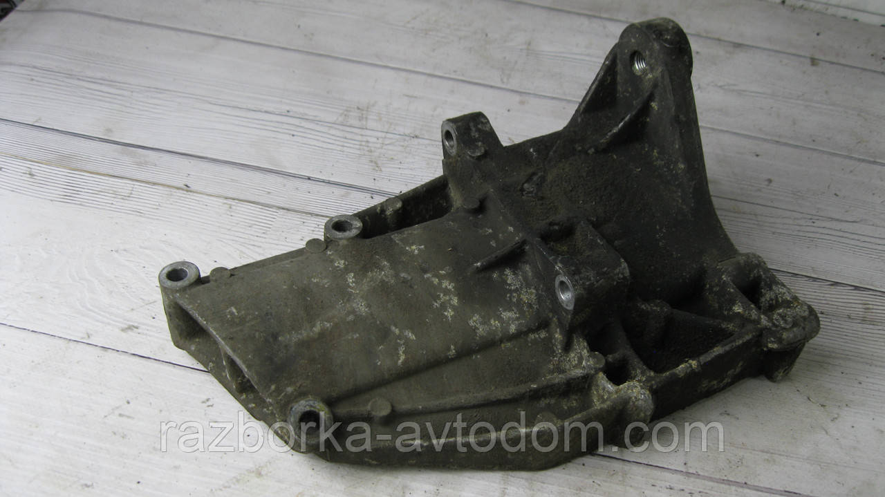 Кронштейн компресора кондиціонера Mercedes W126 (1979-1991) 3.8L V8 OE:A1161301035, 1161301035