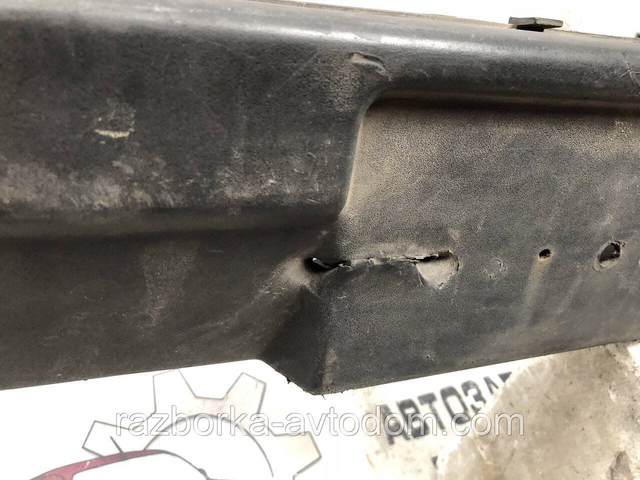 Бампер передній Audi 200 C3 (1982-1991) 447807101A