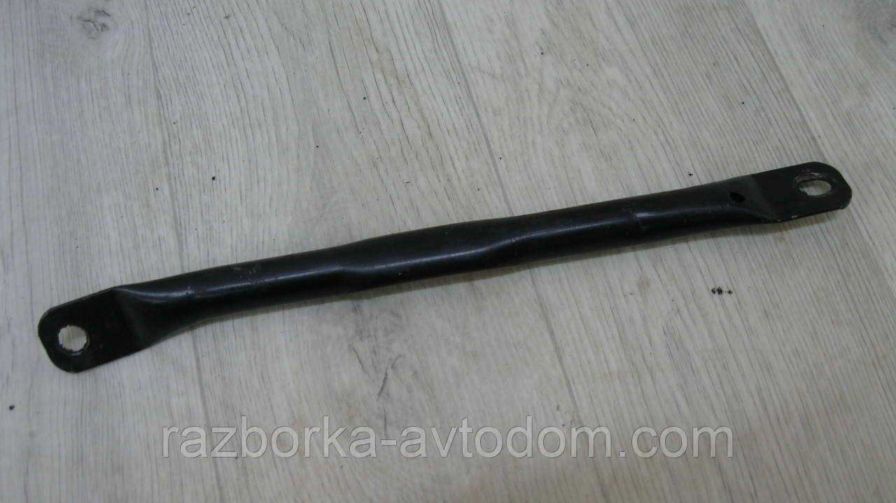 Кронштейн кріплення двигуна (розпірка) VW Passat B5 (1997-2000) 1,9TDI OE:8D0199401A