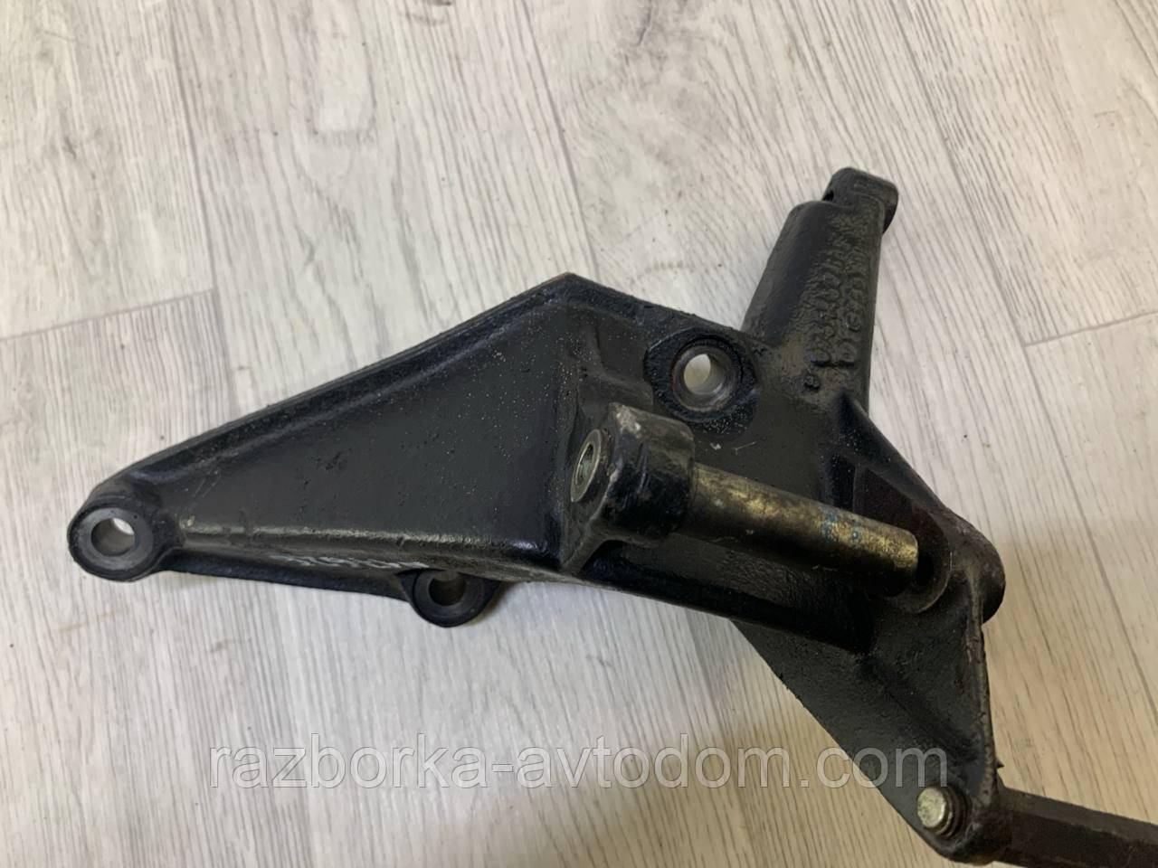 Кронштейн насоса ГУР VW Lt28-55 (1975-1996) OE: 075145261. фото 2