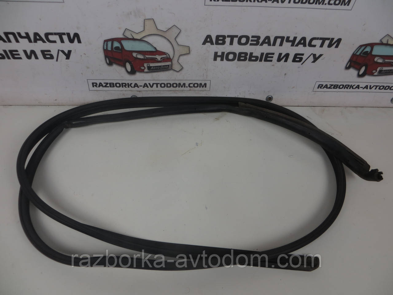 Щільна зовнішня гумка правої верхньої бочини (дверного отвору) Opel Zafira A (1999-2005) OE:90582042