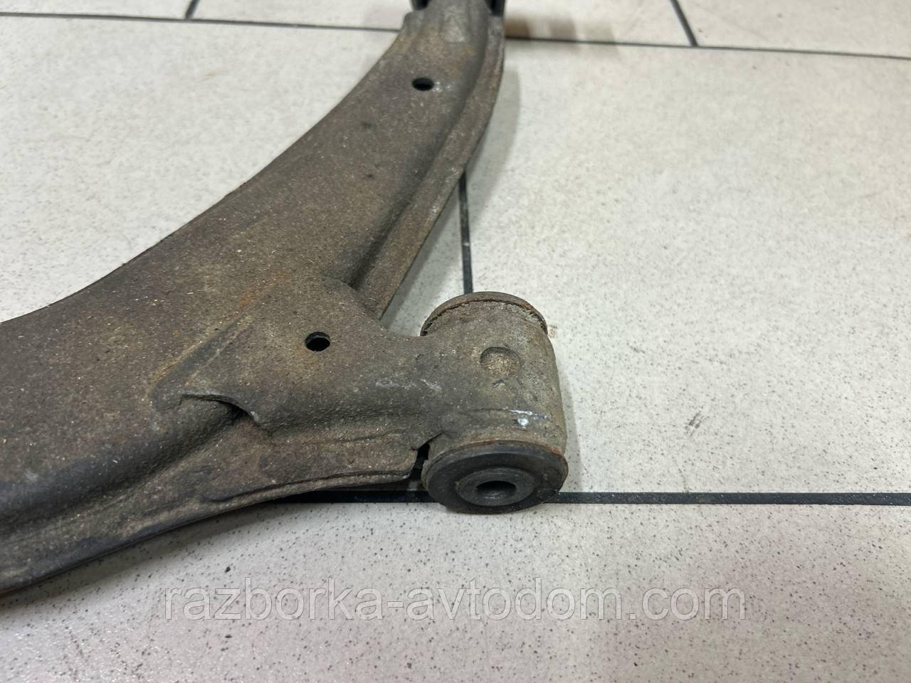 Важіль передній правий D18 Citroen Berlingo (03-08) OE:3521E5