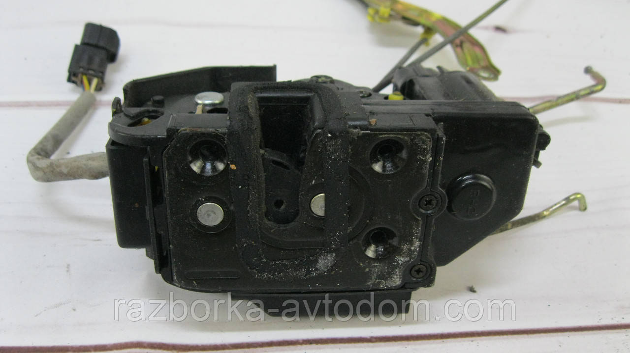 Замок дверей передній правій електро Hyundai Getz (2002-2005) OE:813201C000