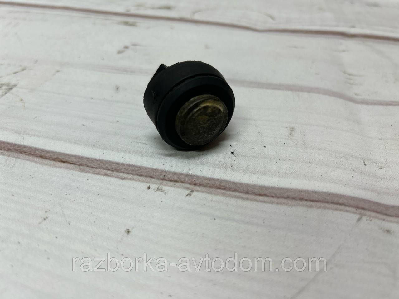 Датчик охолоджувальної рідини VW Passat B5 (96-05) 1,9TD, Golf 3,4, Bora, Skoda Octavia, Superb OE:1h0959625