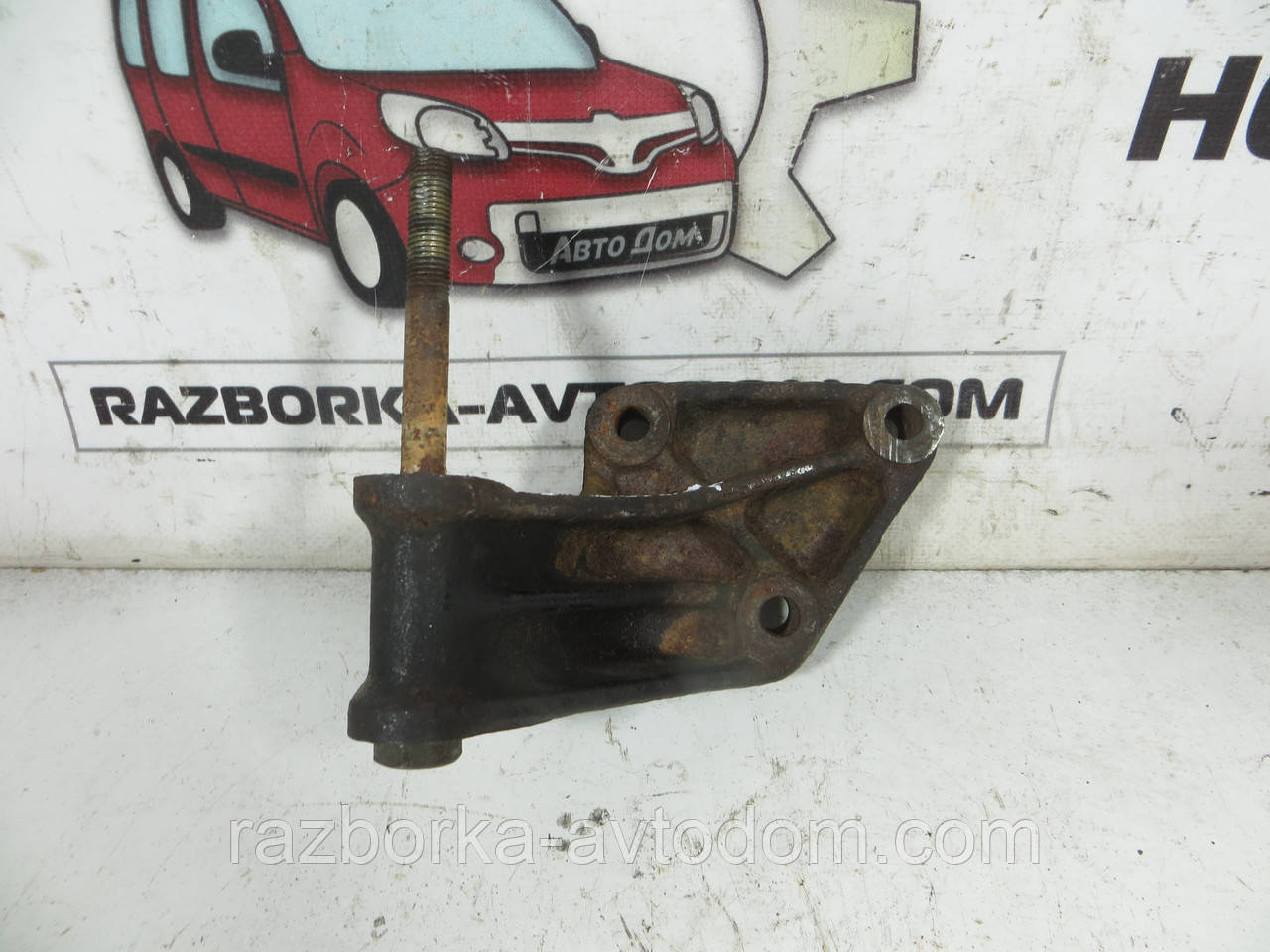 Кронштейн кріплення Двигуна КПП Alfa Romeo 155 (1992-1998) ОЕ: 60567418