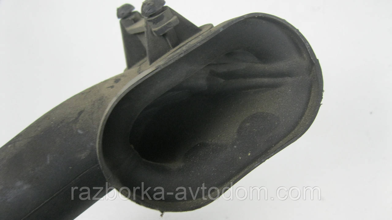 Патрубок повітряного фільтра Opel Corsa C (2000-2012), Combo (2001-2011) OE:13101636