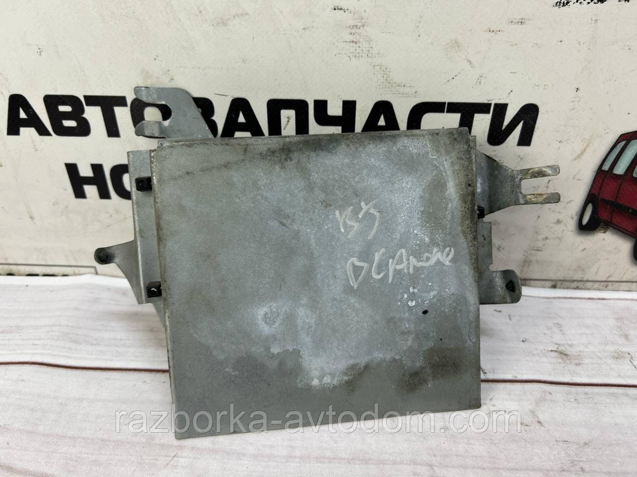 Шкірух/захист електронного блока ABS, ESP VW Passat B5 (97-05), Audi A4 B5, A6 C5 OE: 8D0907389D, 0265109463