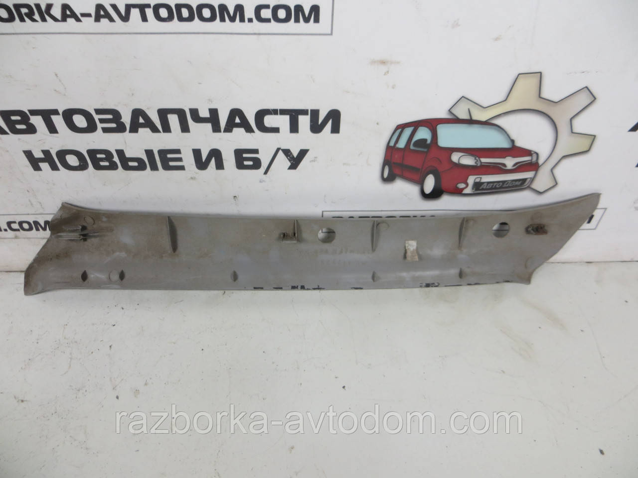 Накладка стійки лобового скла права Mitsubishi Pajero Sport 1 (1997-2009) OE:MR417238