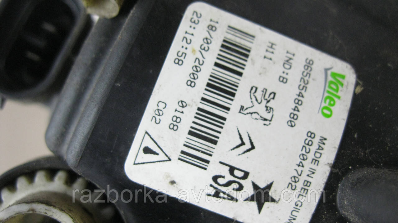 Фара протитуманна передня права/ліва Citroen Berlingo, Peugeot Partner (2003-2008) OE:6208 E2
