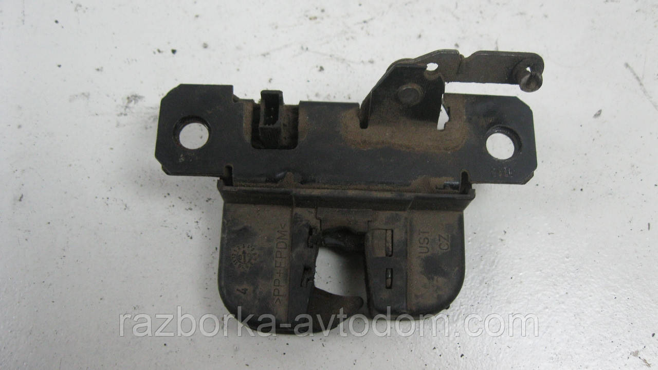 Замок кришки багажника VW Passat B5 (1997-2000) OE:3B9827505E