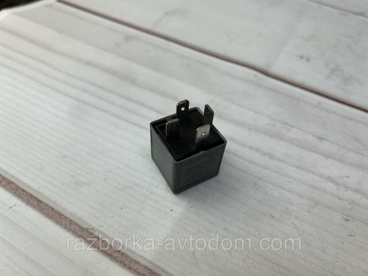 Реле 373 вентилятори (4 pin) VW Passat B5, Audi A4, A6 OE: 8d0951253a