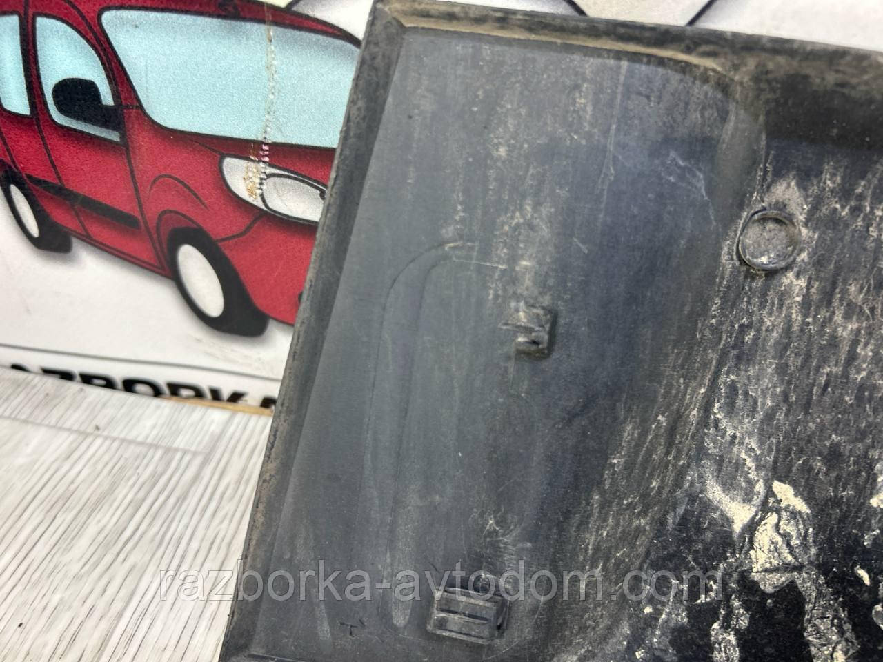 Накладка / Молдинг двері передньої лівої Citroen Berlingo (03-08) OE:9619030577