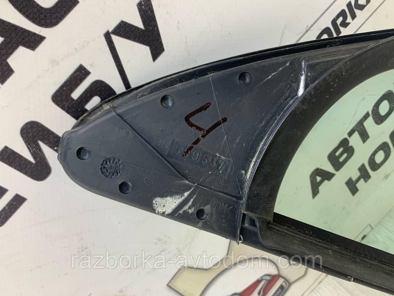 Скло (форточка) дверцята передньої правої Peugeot 407 (04-11) OE: 96589537, 9202G1