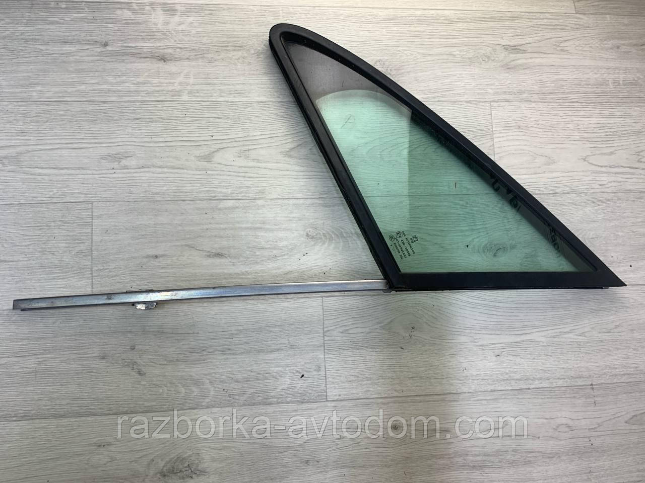 Скло (форточка) дверцята передньої лівої Peugeot 407 (04-11) OE: 9658953880