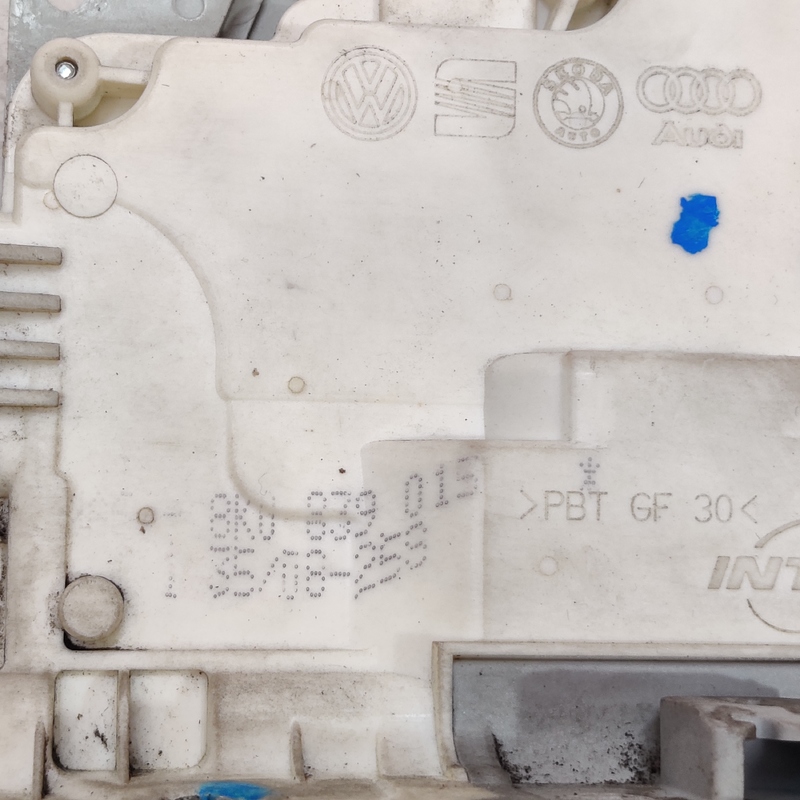 Замок дверей задній лівий Audi A4 B8 (07-15) 2.0D