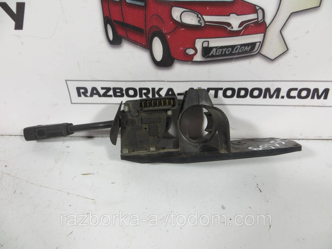Перемикач правий Renault Trafic 1 (80-00) 6006000100