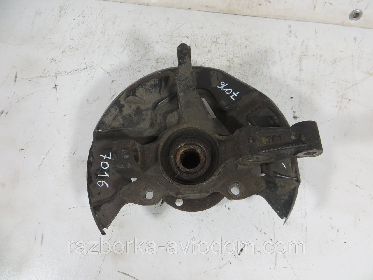 Поворотний кулак лівий без ABS 1.2 8 V, 1.4 8 V, 1.6 16 V, 1.9D FIAT DOBLO (2000-2005) ОЕ: 46538988 фото 2