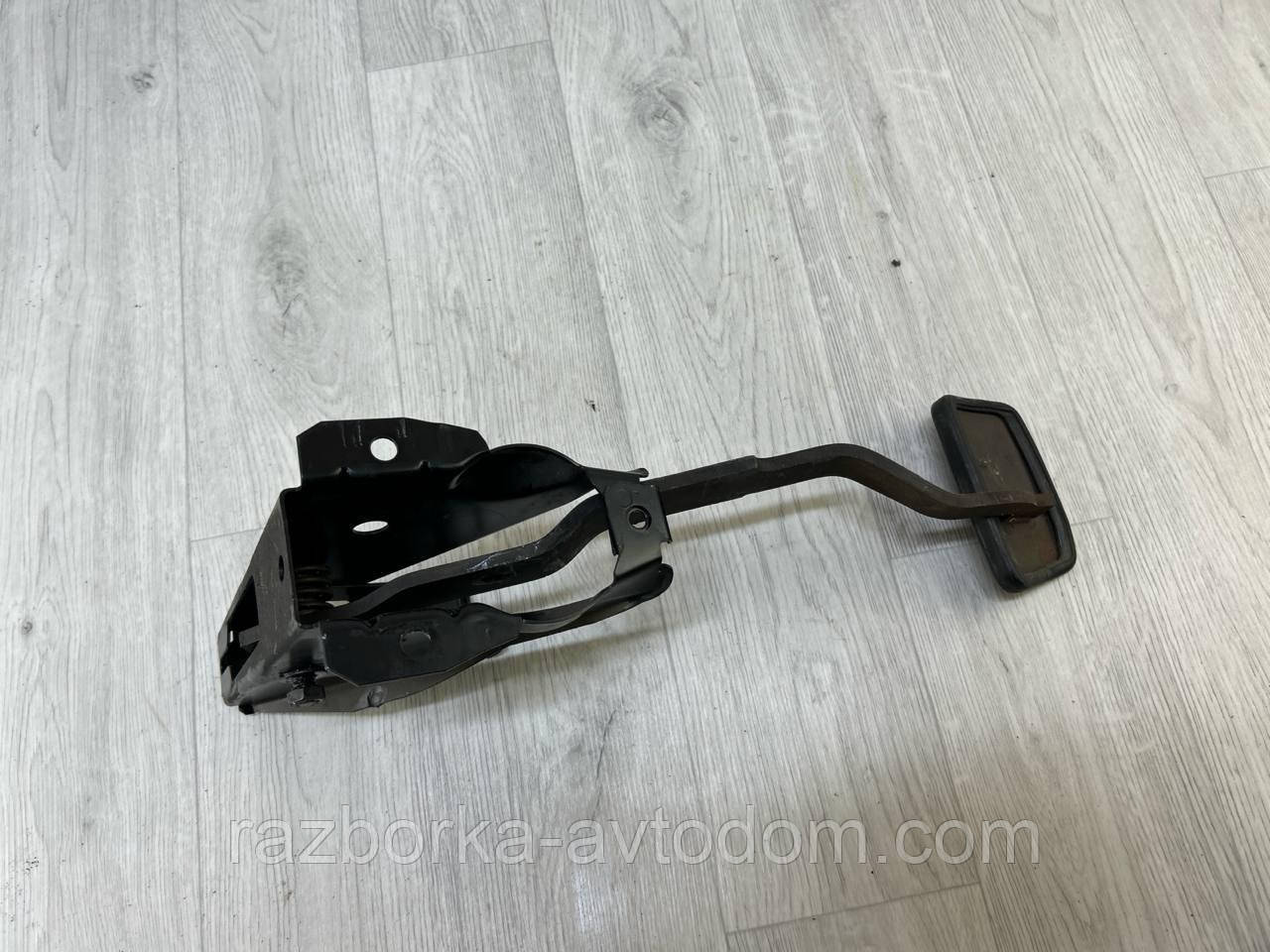 Педаль гальма під АКПП Opel Omega B (93-99) OE:90447483