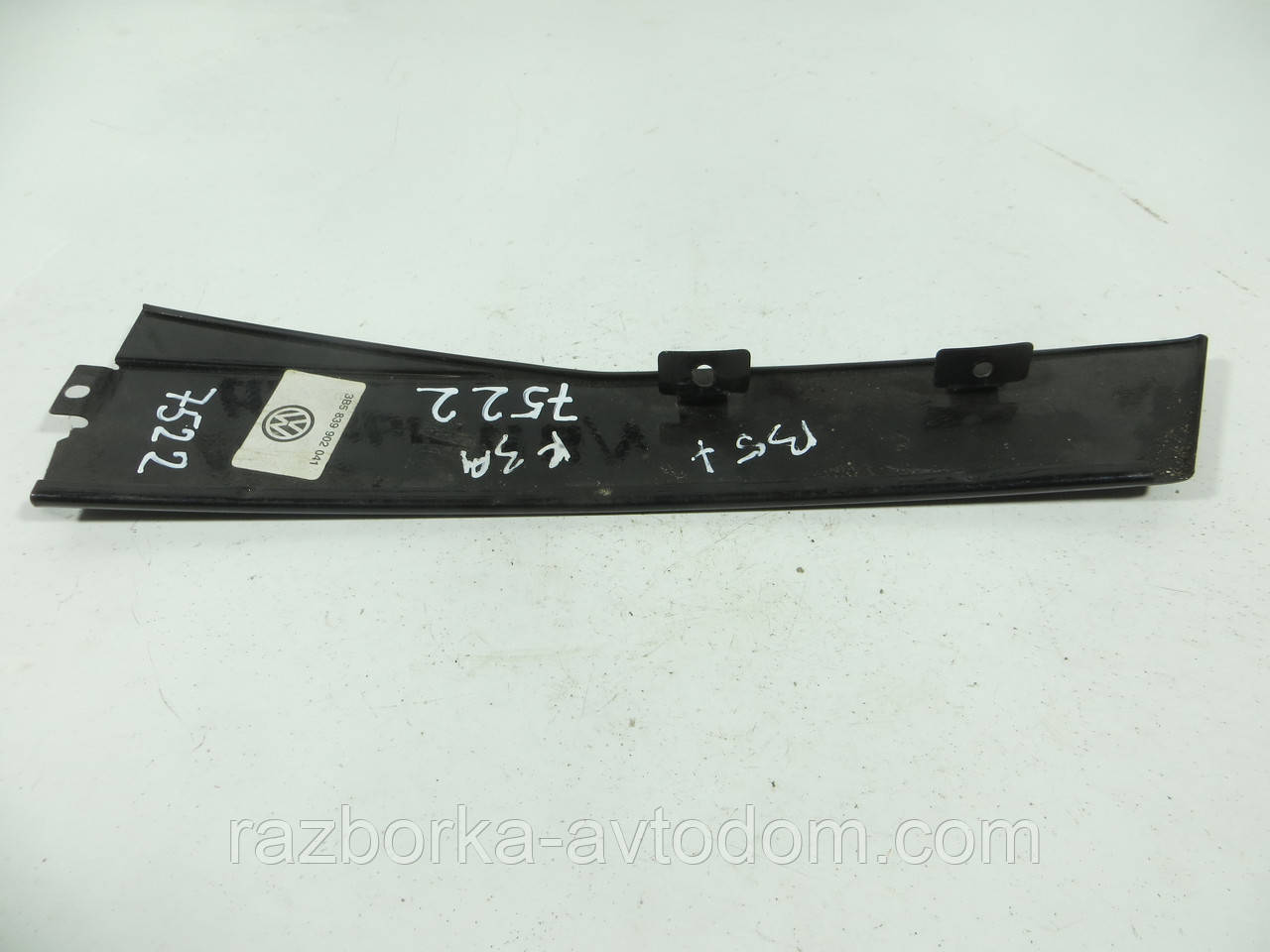 Накладка дверей задньої правої VW PASSAT B5 (2000-2005) ОЕ: 3B5839902041