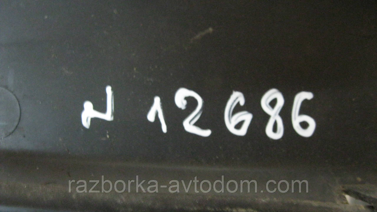 Пластик під лобове скло Renault Trafic, Opel Vivaro, Nissan Primastar (2000-2014) OE:8200020540