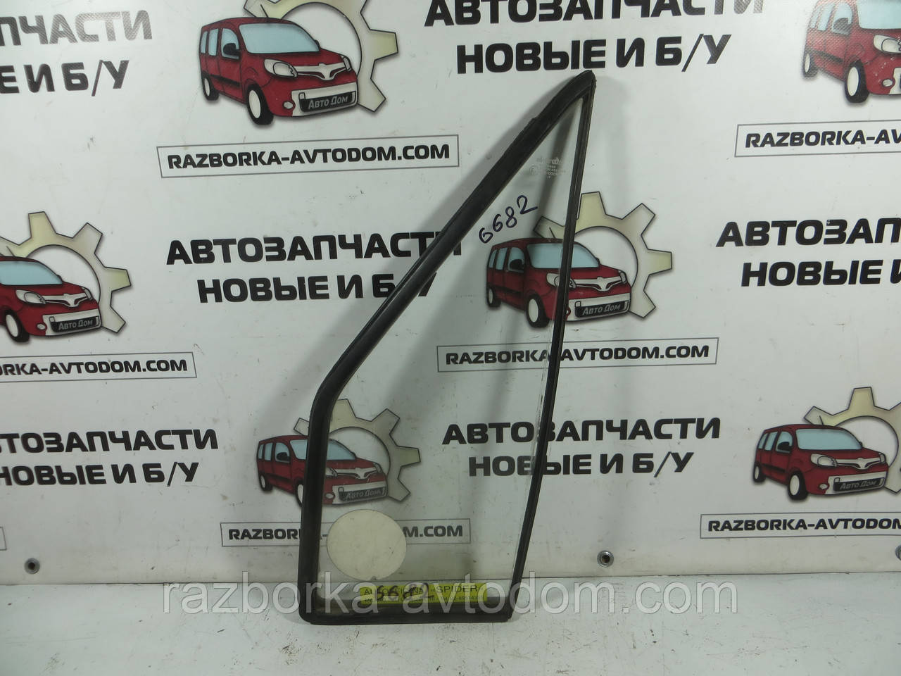 Скло дверей передньої лівої трикутної (форточка) Fiat DUCATO (1990-1994) ОЕ:  7 704 340