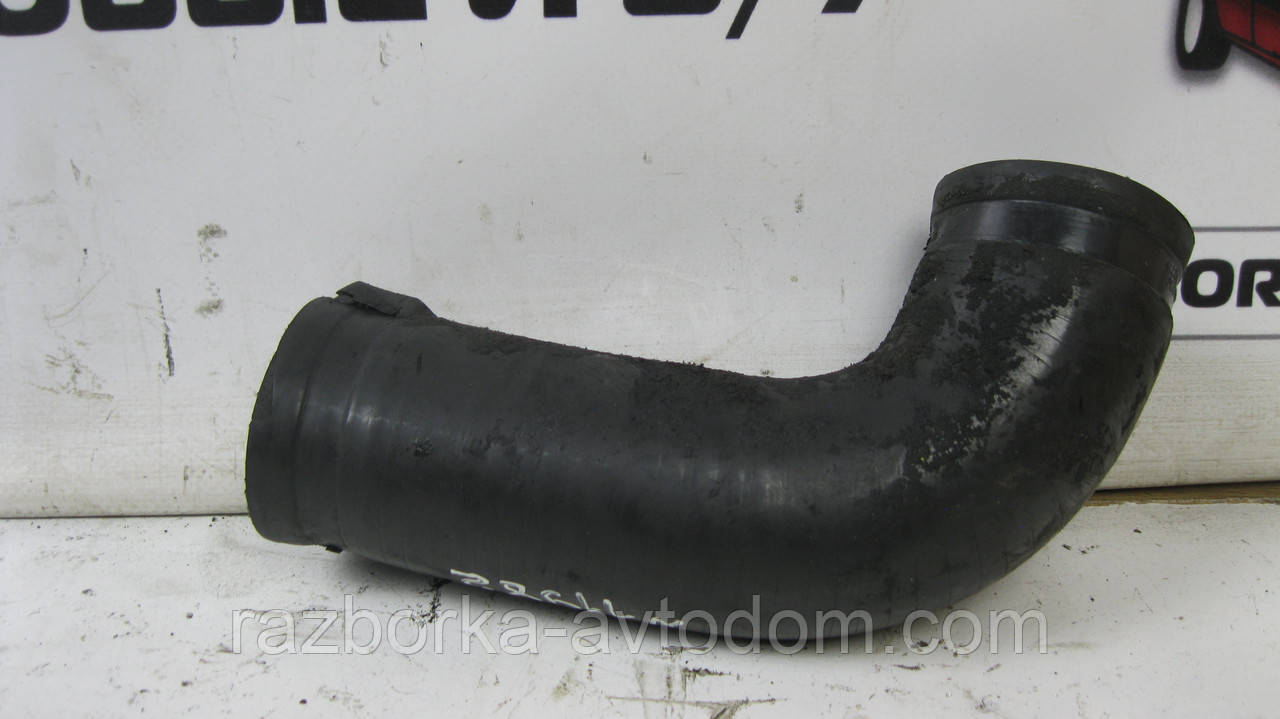 Патрубок інтеркулера Renault Megane 2, Scenic 2 (2003-2009) OE:7701055400