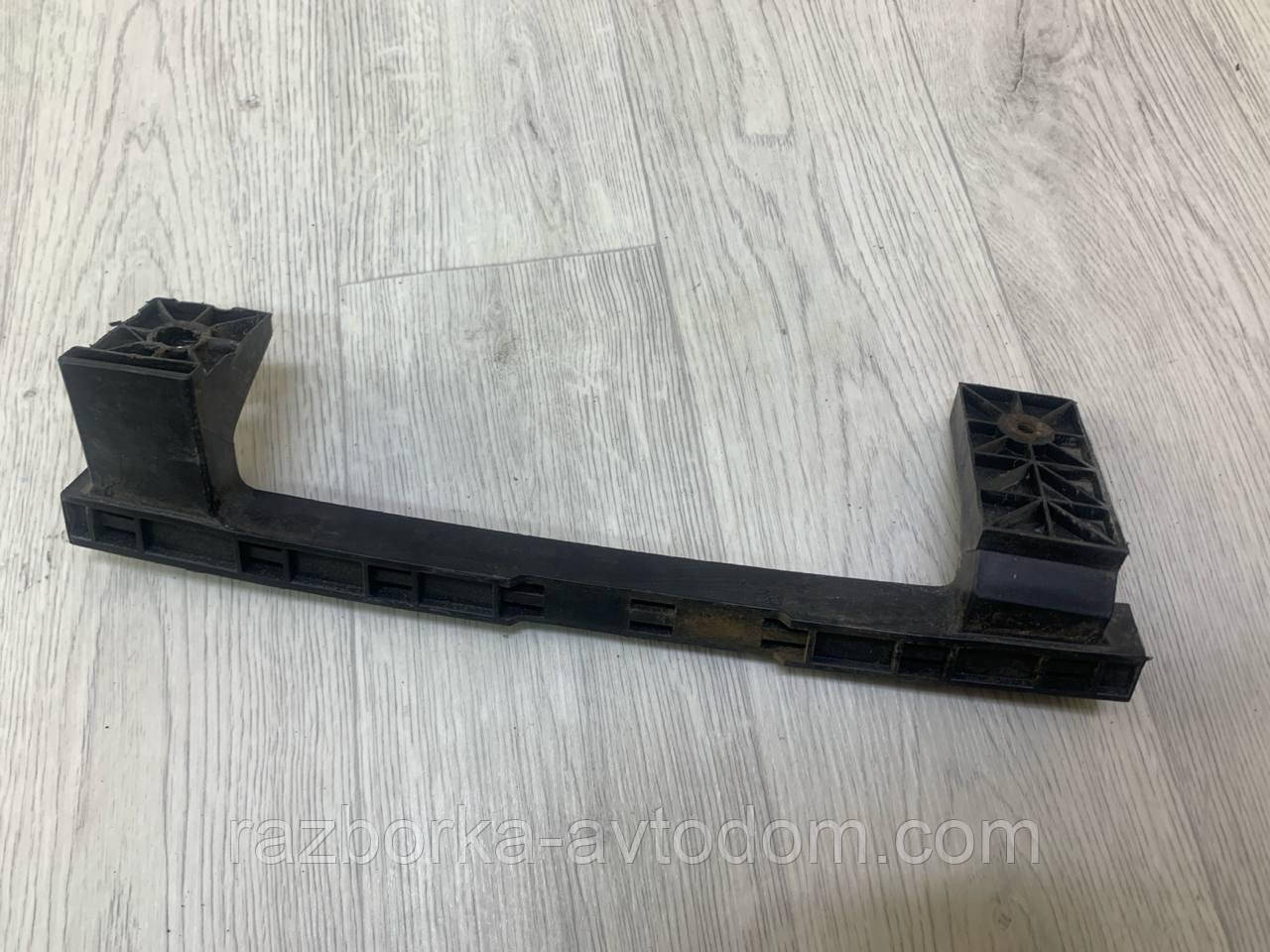 Напрямні скла дверей передньої правої Kia Cerato (2006-2009), OE:825602F000