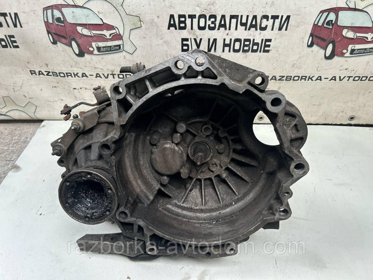 МКПП, КПП, коробка передач (механ) 5-ступка 1,9 SDI (DUS) VW Golf 4, Bora, Skoda Octavia Tour OE:02K300049X