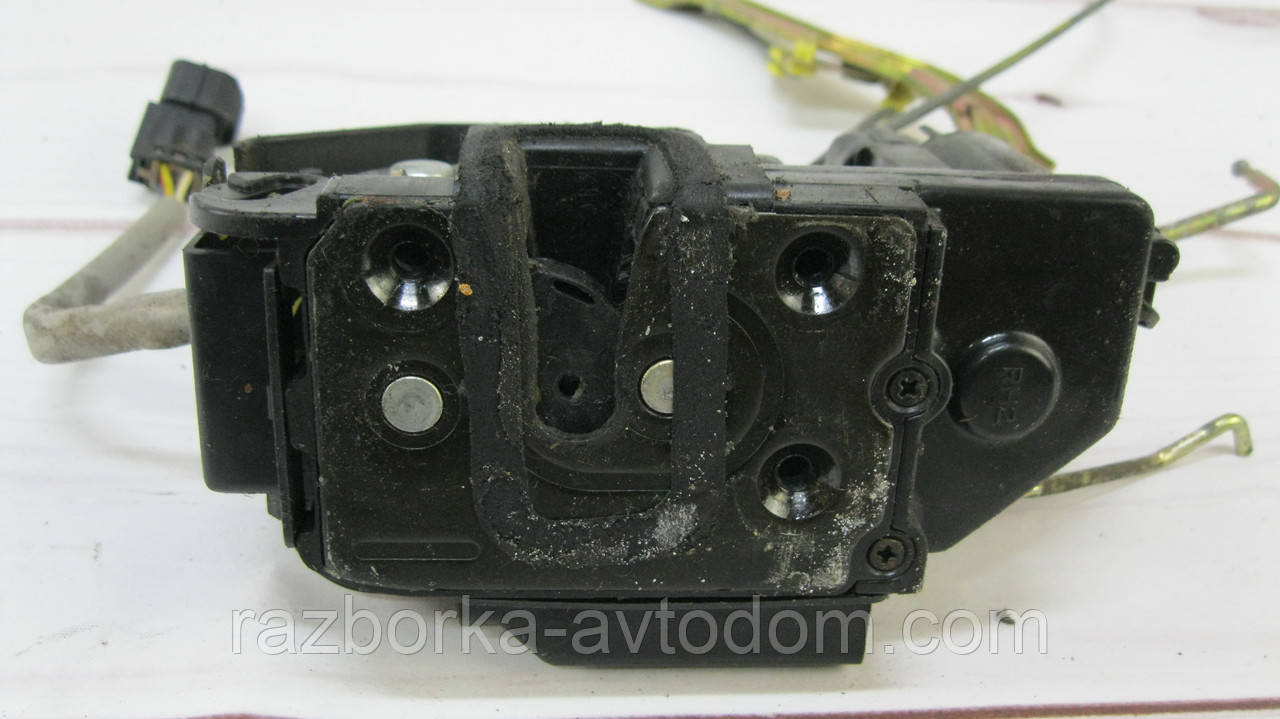 Замок дверей передній правій електро Hyundai Getz (2002-2005) OE:813201C000
