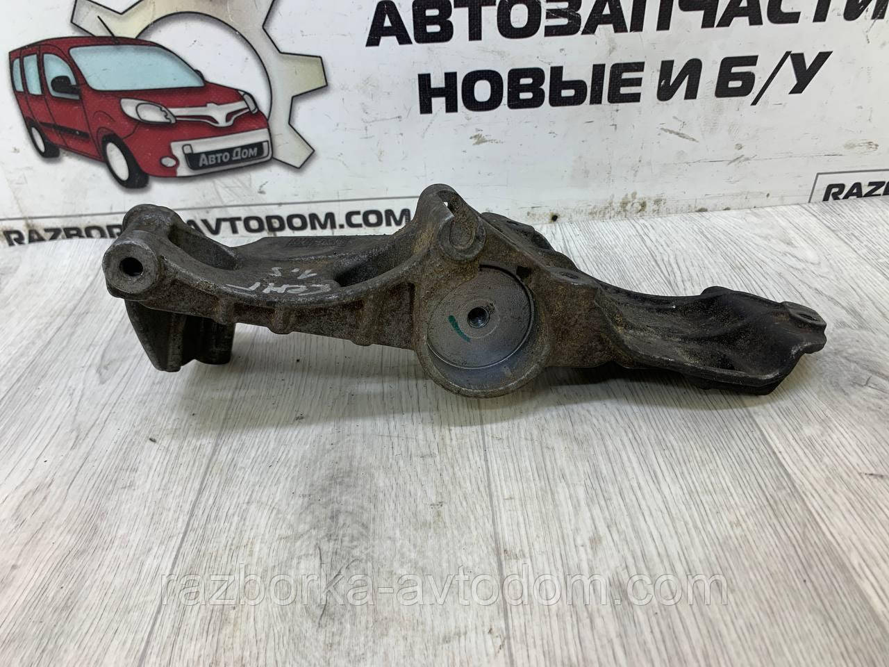 Кронштейн кріплення генератора Renault Kangoo 1.5 dci (1997-2007) OE: 8200365097