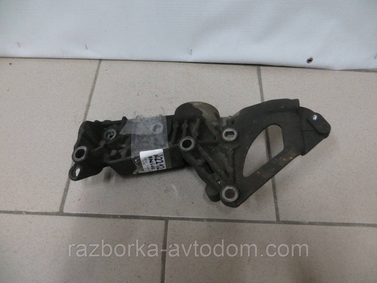 Кронштейн генератора Renault Kangoo 97-08 1.5DCI 8200072727