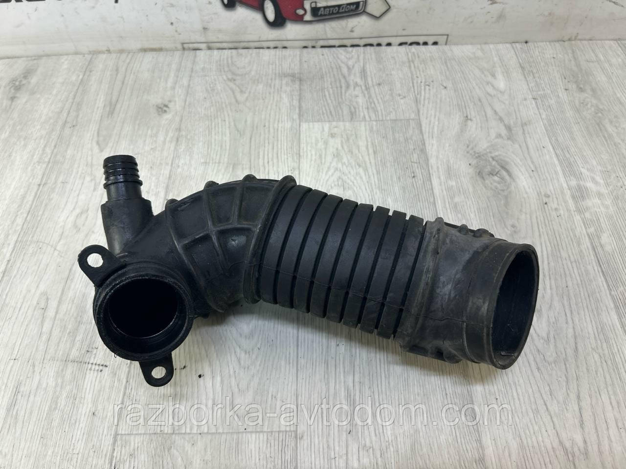 Патрубок повітряного фільтра 1.9TD, 2.0TD SKODA Superb 1 (02-08) OE:3b0129615m
