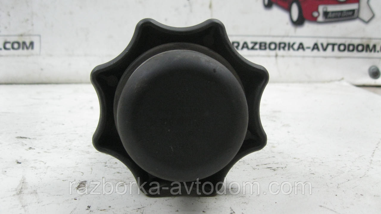 Кронштейн кріплення запасного колеса VW Passat B5 (1997-2000) OE:3B9803899
