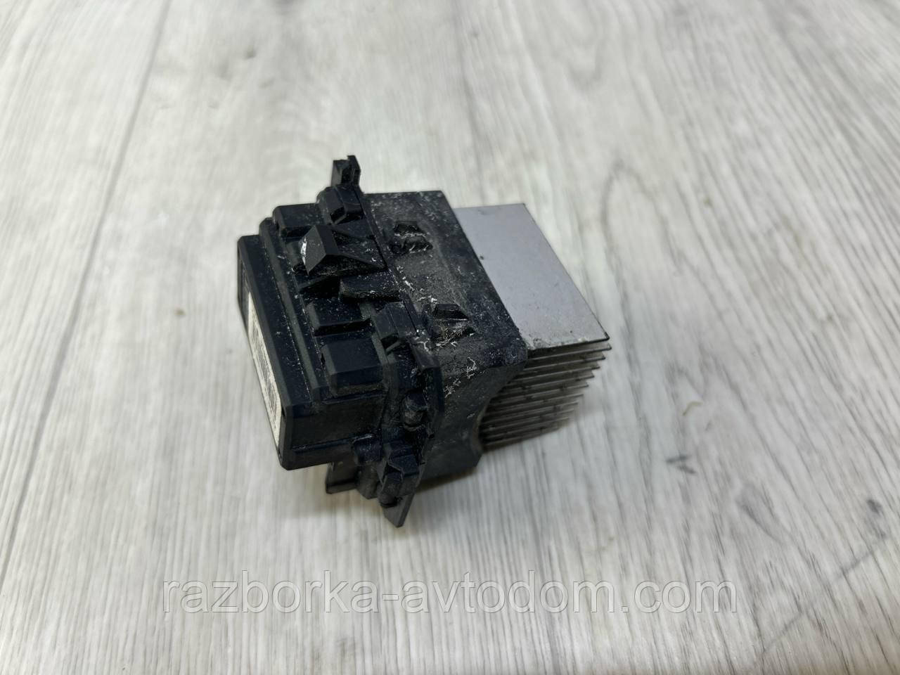 Резистор печки Renault Scenic 3 (09-), Megane 3, Grand Scenic 3, Clio 4 OE:t1017845r фото 2