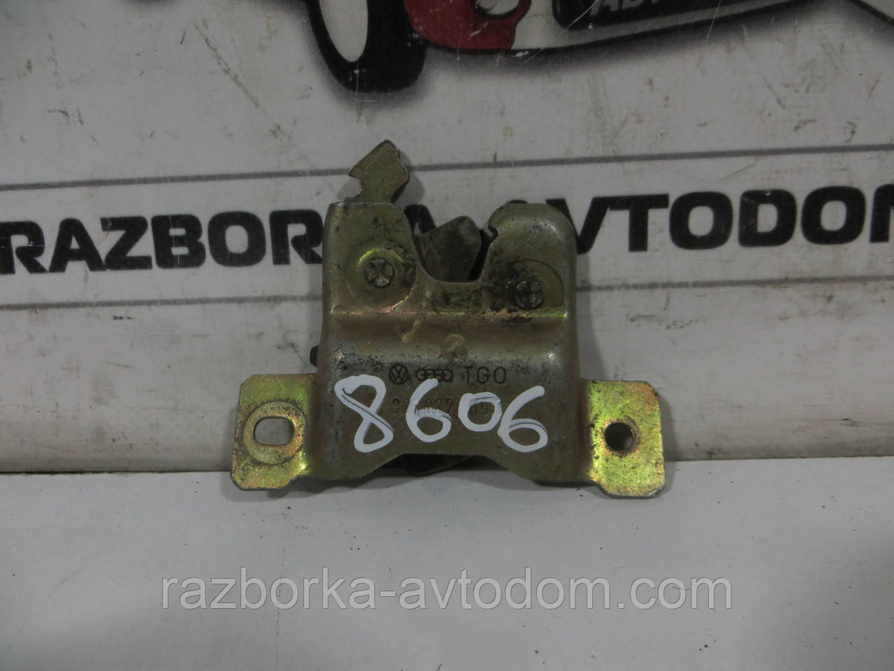 Замок кришки багажника VW Jetta 1, Golf 1 (1974-1984) ОЕ: 321827505C
