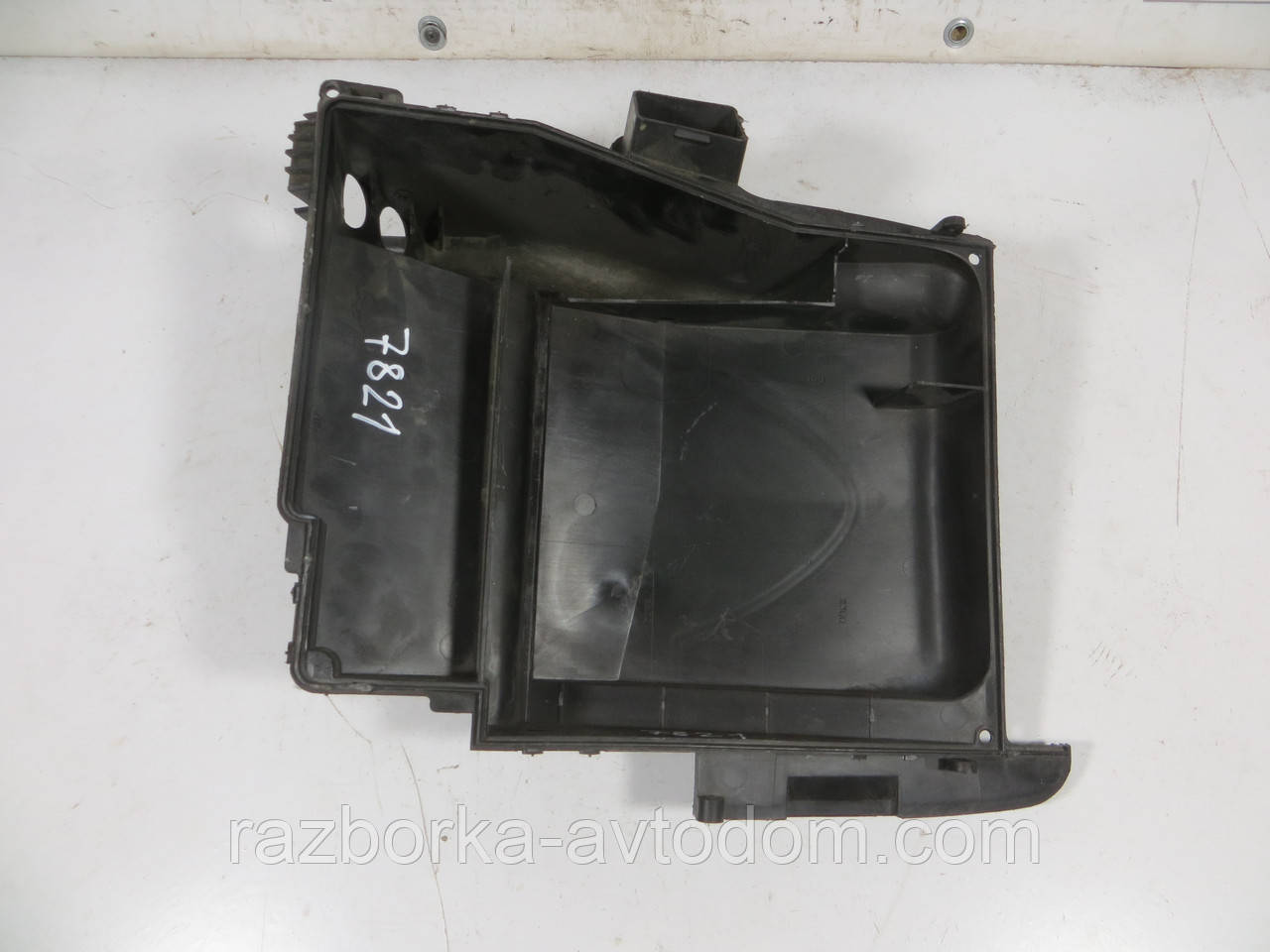 Пластик Корпусу пічки/кришка FORD CONNECT (2002-2013) ОЕ: XS4H18C333CG, XS4H18K418AE