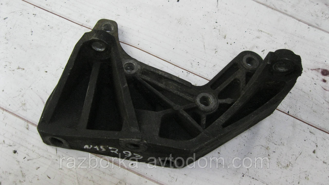Кронштейн кріплення КПП Ford Transit (2006-2014) OE: 8C117M125AA