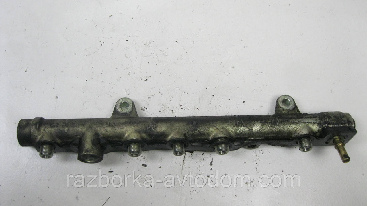 Паливна рейка (рампа) Citroen C4 Picasso (2006-2013) 2,0 HDI OE:1570 N5